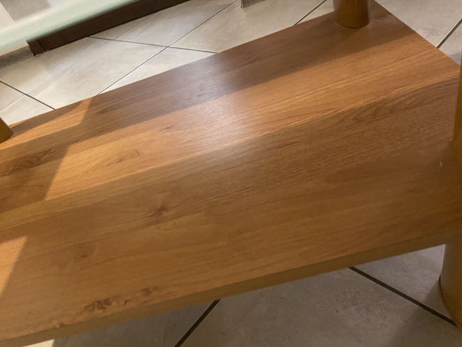 Stolik kawowy ze szklanym blatem