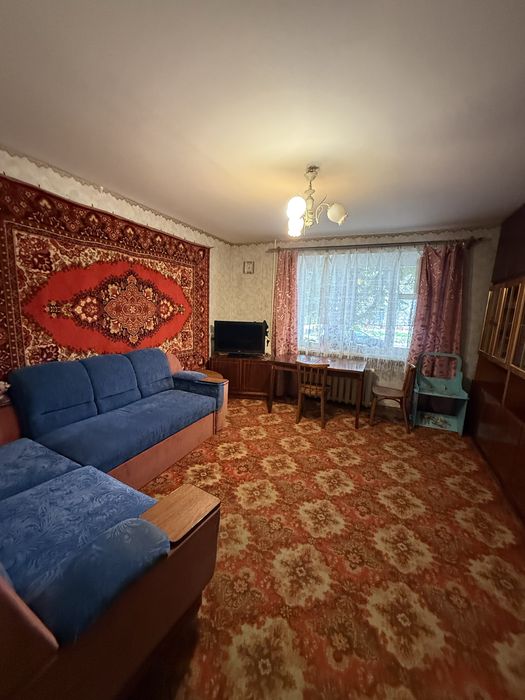 Продаж трикімнатної квартирив центрі молодіжного , зупинка Лесі Українки