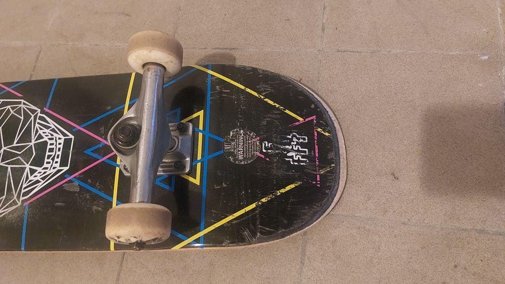 Skate caveira usado