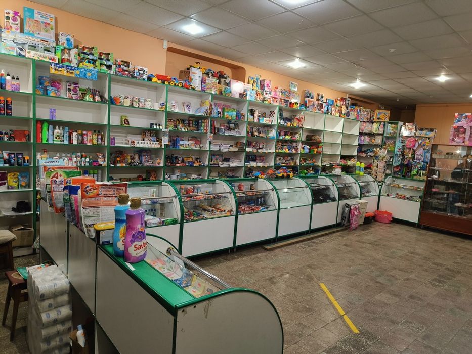 Продам,обміняю  магазин промислових товарів 80,1м/2 в смт.Благодатне