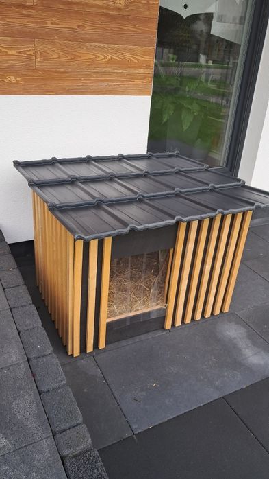 Nowoczesna buda dla dużego psa