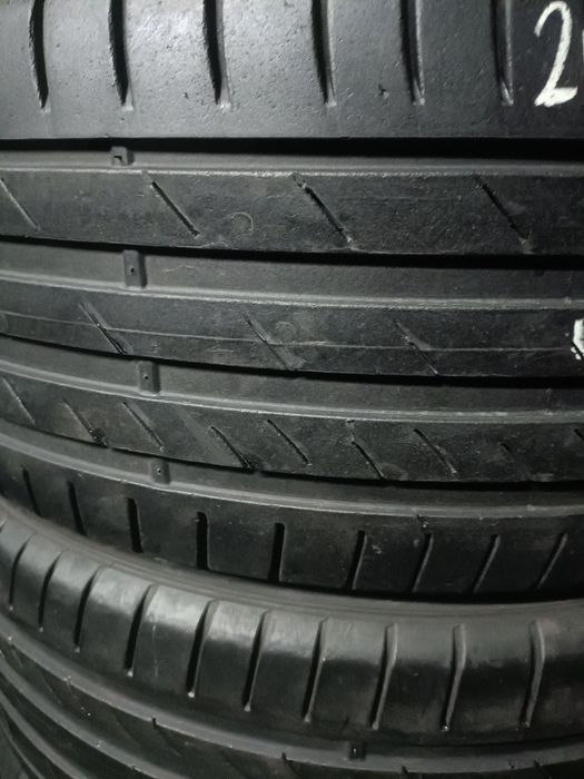Pneus  245/40/20