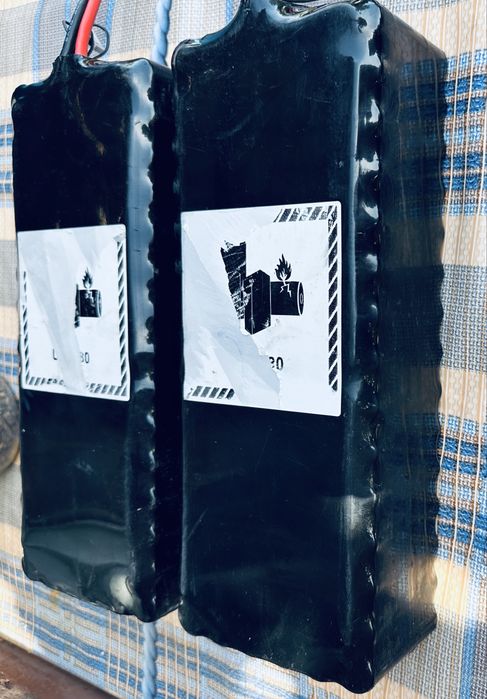 2 аккумулятора по 75000 Ампер