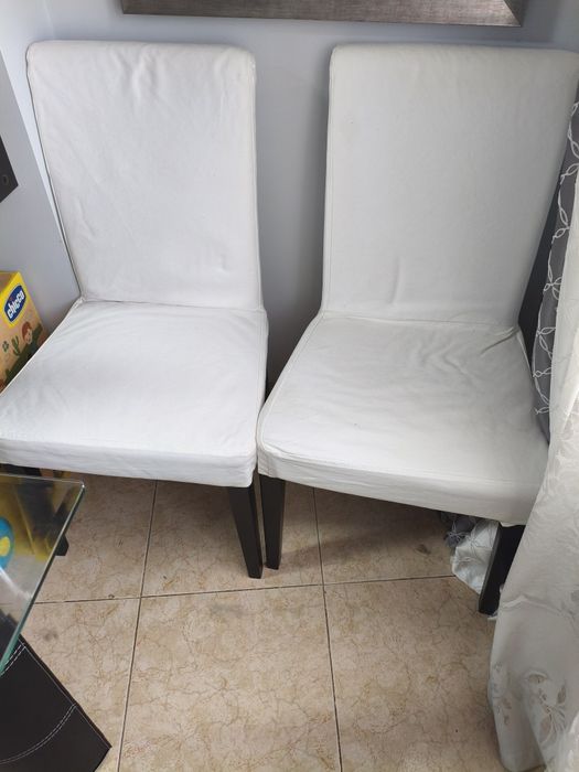4 cadeiras do IKEA almofadadas preto e branco