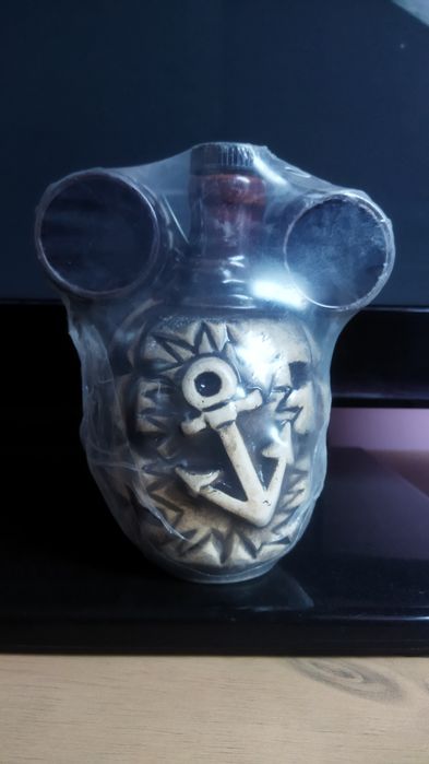 Керамічна фляга з келишками