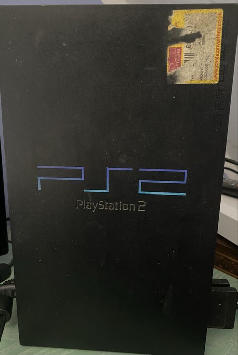 Playstation 2 wersja FAT + pad + 2 gry