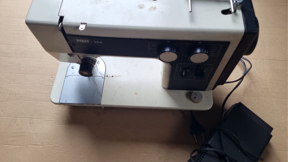 Máquina costura PFAFF 204