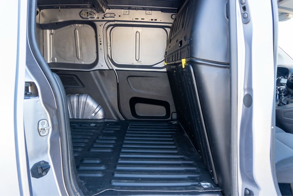 Toyota ProAce City 1.5 D-4D L1 (Garantia total até 2029/08) - (Desde 220€/mês financiamento)