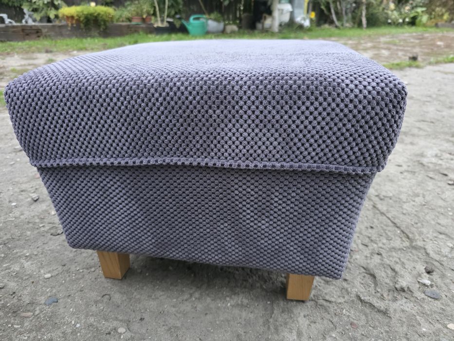 Fotele "uszak" 4 + pufy 4