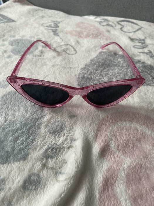 Różowe okulary przeciwsłoneczne kocie oczy z brokatem