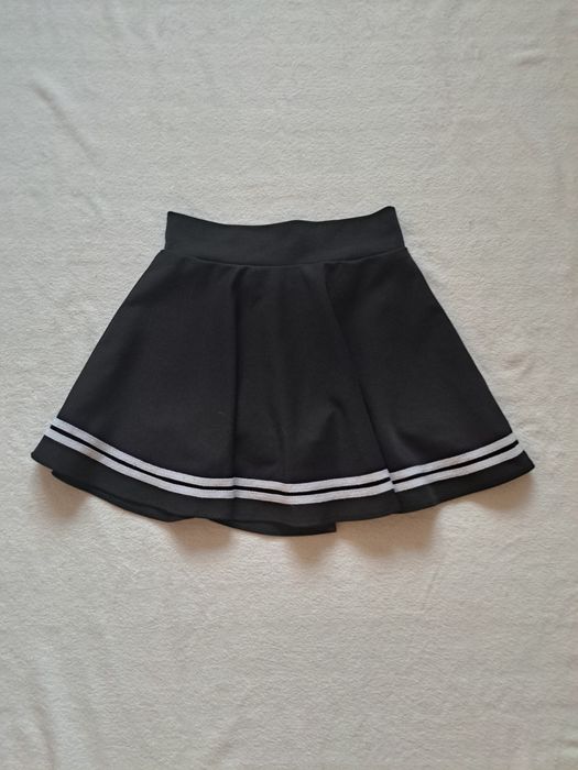 Czarna Spódniczka Rozkloszowana Białe Paski Spodenki S/M Krótka