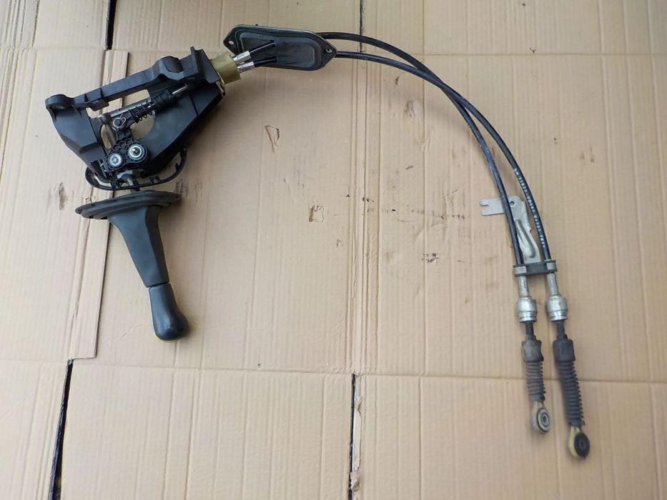 lewarek wybierak biegów toyota yaris II 1,0 VVTI 2007r 33530-0D040-0