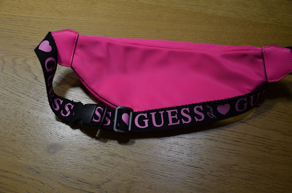 Torebka nerka Guess fluoro