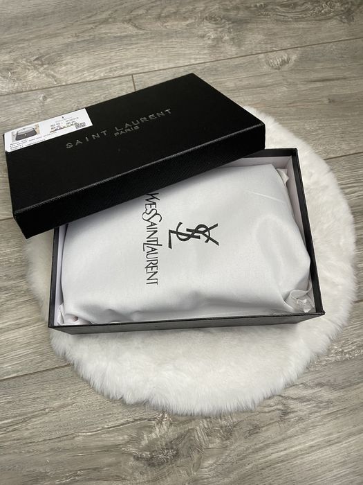 Сумка відомого бренду YSL , повністю укомплектована, чорного кольору.