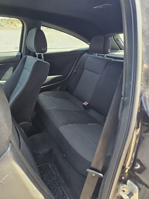 Opel Astra GTC — fotografia 7