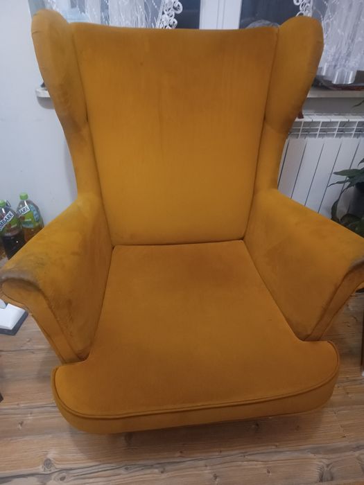 Fotel uszak z podnóżnikiem kolor musztardowy