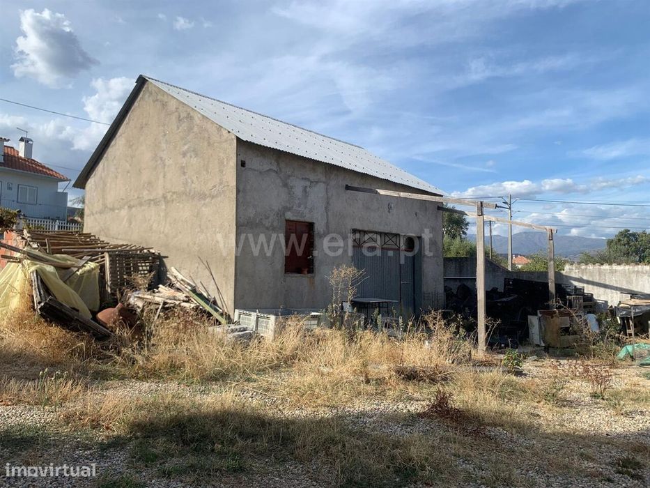 Terreno com ruina / Fundão, Freixial