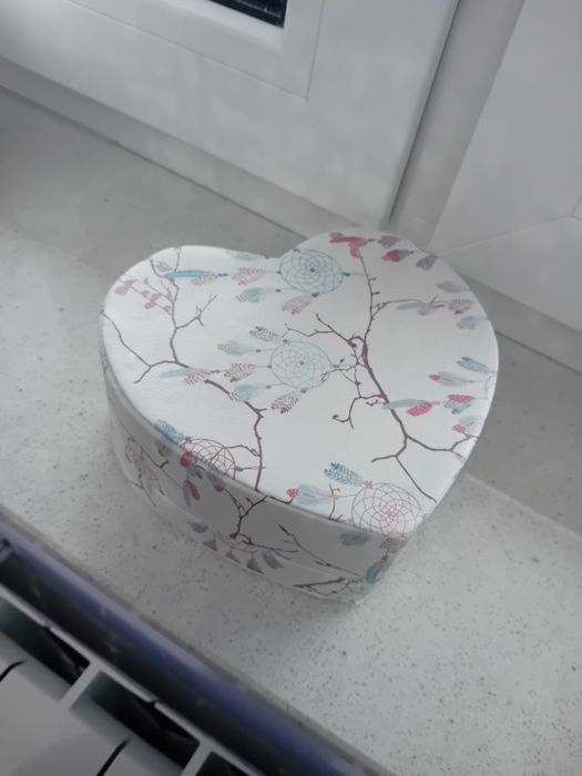 Szkatułka w kształcie serduszka