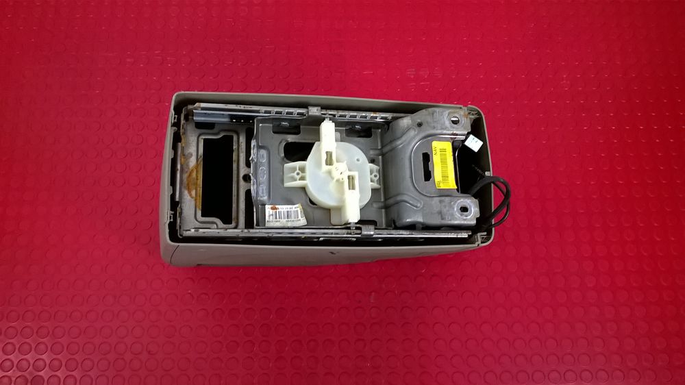 Apoio de Braço Central - B8127002 - RENAULT SCÉNIC III (JZ0/1_)