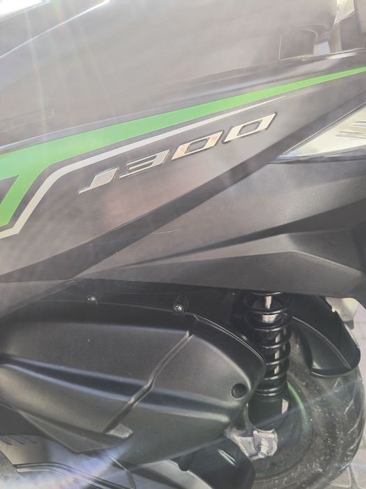 Kawasaki J300 2020r