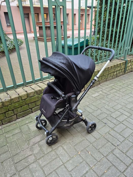 Wózek dziecięcy  Jane 3 w 1 z gondolą, fotelik samochodowy i torba