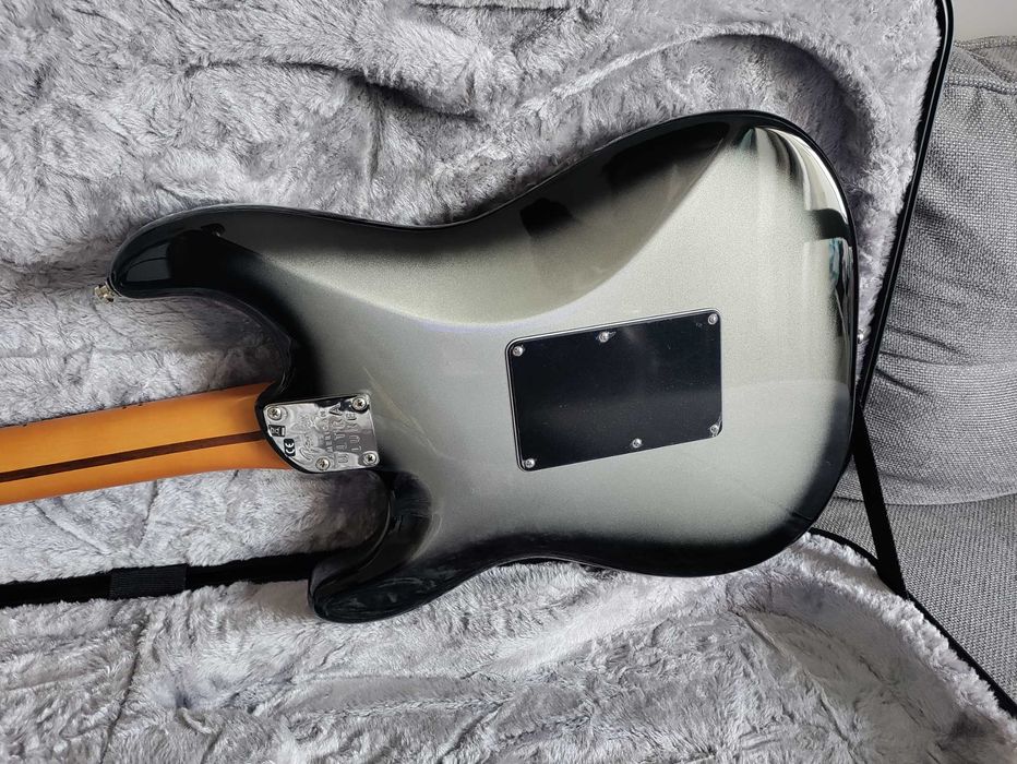 2021 Fender Ultra Luxe Strat HSS FR Silverburst
