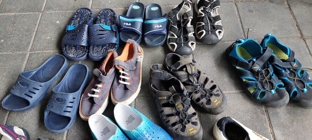 Chłopięce buty, klapki