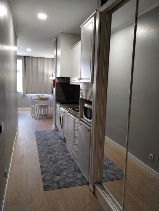 Apartamento a 50 metros da Praia. Piscina e Estacionamento.