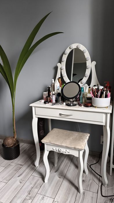 Toaletka stolik do makijażu
