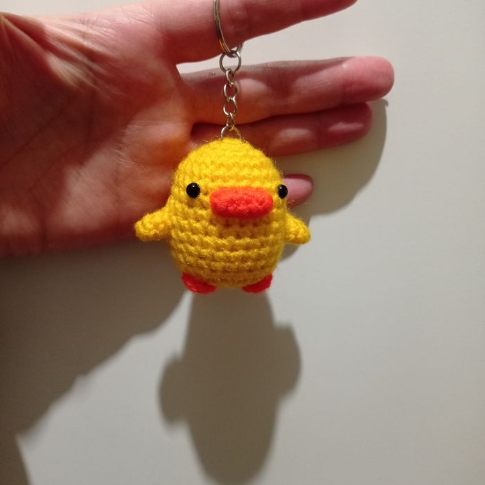 Игрушка амигуруми Утёнок, брелок Уточка