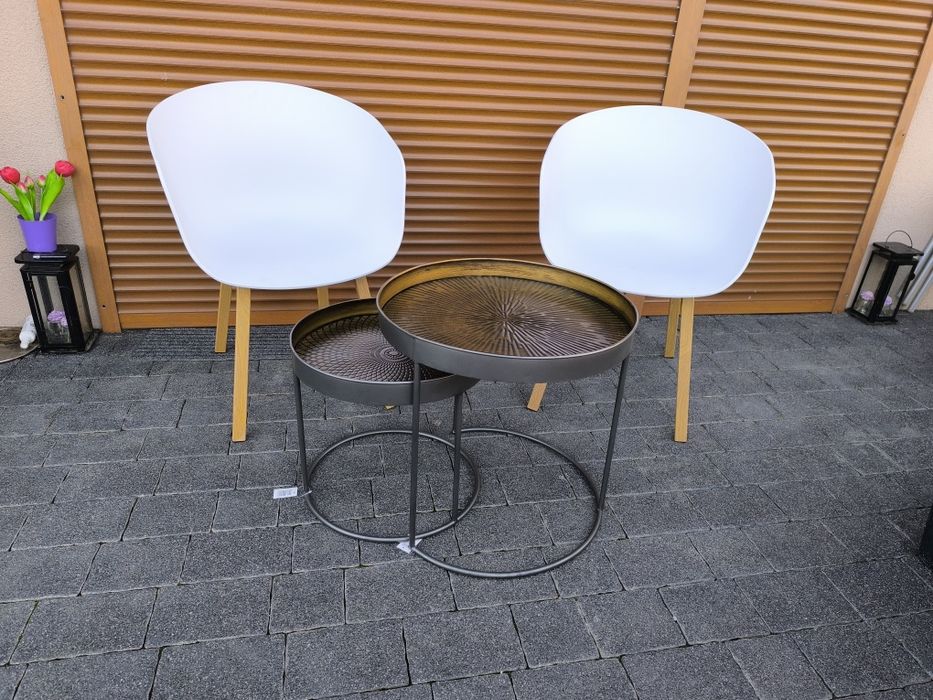 Dwa nowe stoliki metalowe