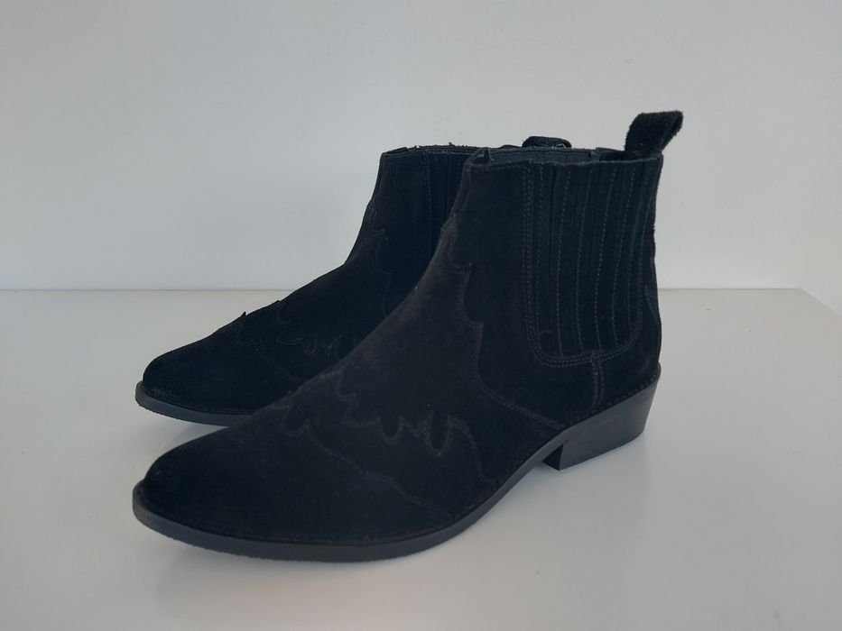 Buty damskie sztyblety skórzane w rozmiarze 36