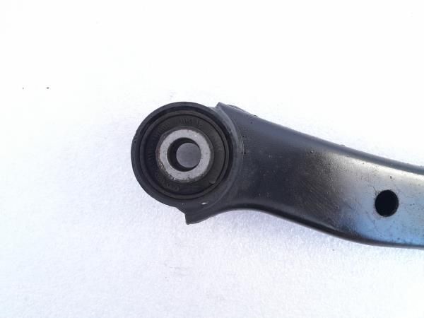 Braço de suspensão trás esquerdo KIA Ceed (ED)