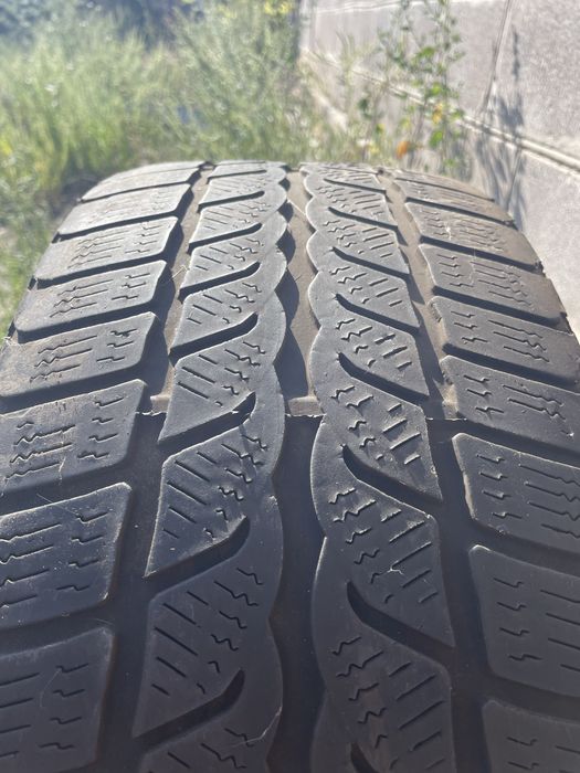 Продам шини Uniroyal r17 225/45