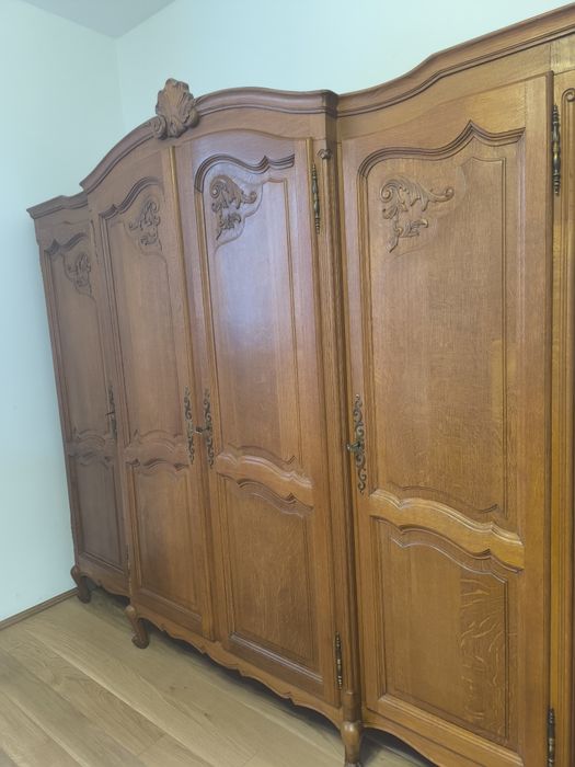 Szafa w stylu ludwikowskim