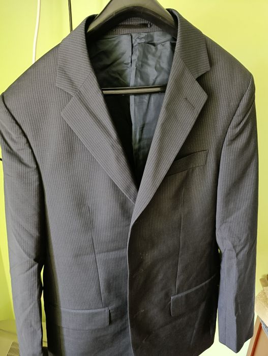 Fato preto de riscas 100% lã