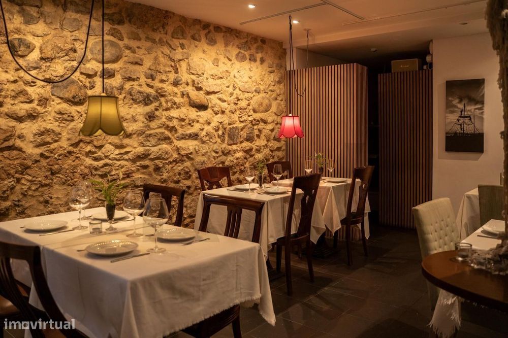 Oportunidade Única de Trespasse: Restaurante de Charme e Alta Reputaçã