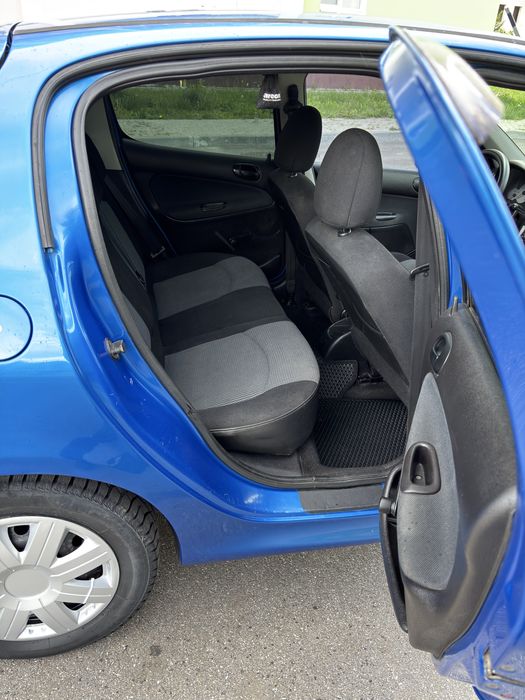 Peugeot 206 1.1л  2004р