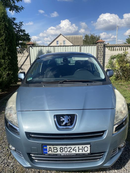 Peugeot 5008 гарний стан