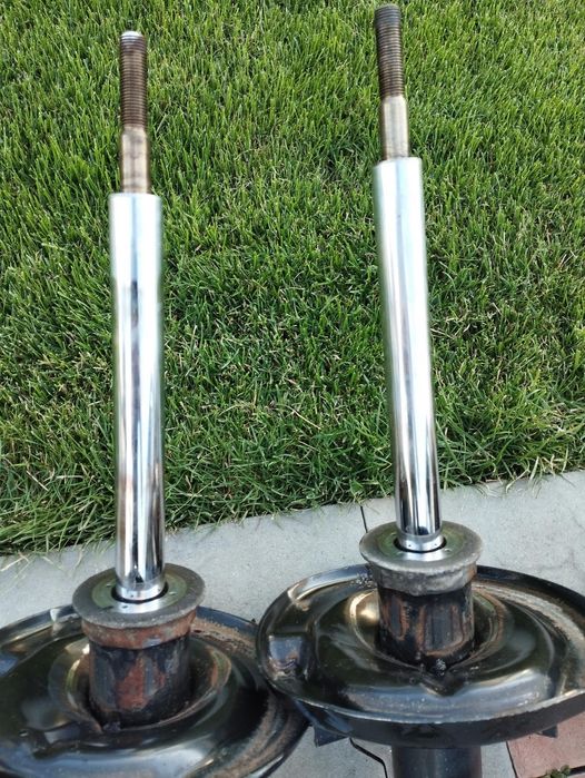 Передній амортизатор Renault Master 3