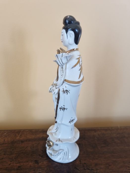Deusa oriental kuan Yin