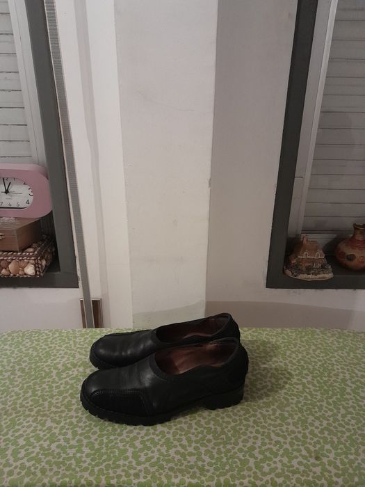 Vendo Sapatos de Senhora ANA SALAZAR muito bonitos como novos