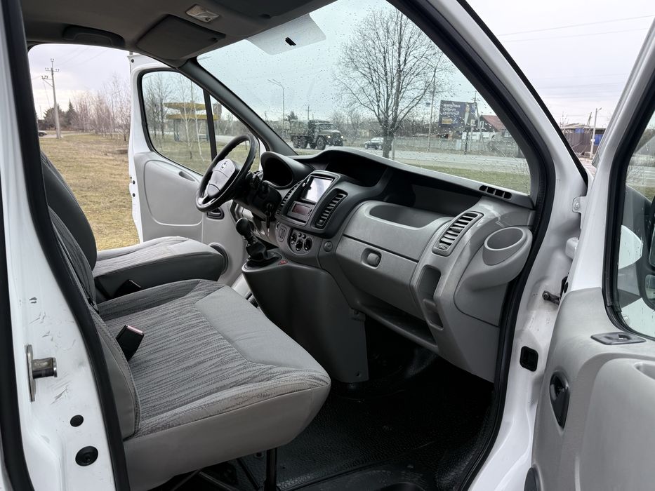 Продам Renault Trafic 2.0D 2011