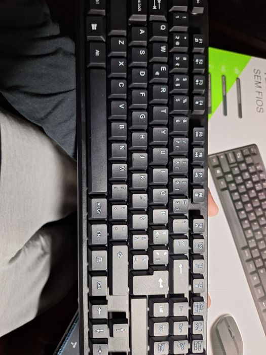 Wireless Keyboard and Mouse Kit - As New496285690239406082