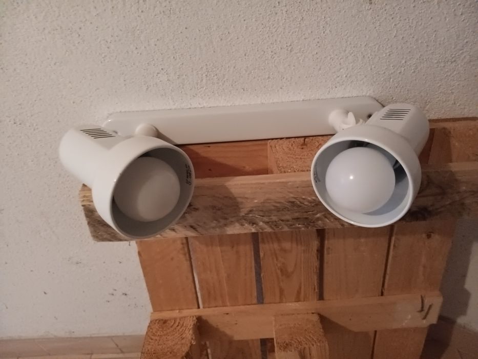 Vendo candeeiro de casa de banho
