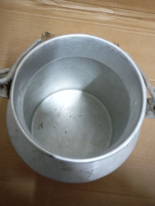 Продам бідон бітон 5л ще колишній.