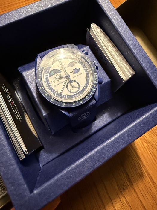 Swatch x Omega Moonswatch Mission To Earthphase Moonshine Snoopy Gold