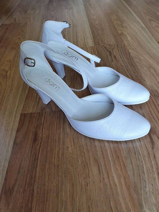Buty białe ślubne nowe