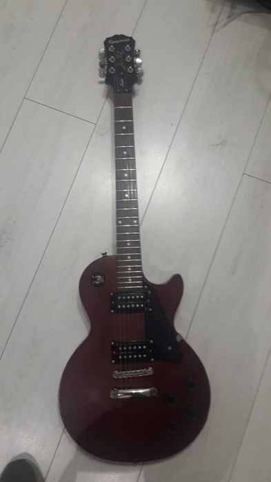 Продам електрогітару Epiphone Les Paul Studio Wine Red