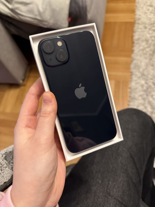 iPhone 13 128 GB granatowy – bardzo dobry stan